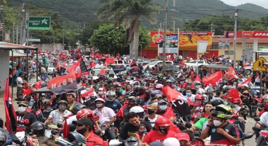 Militantes del FSLN celebran