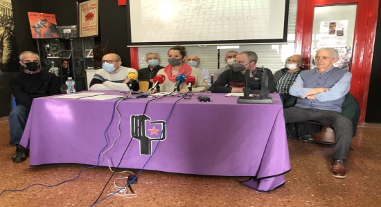Rueda de prensa ofrecida este martes en Gasteiz. (Raul BOGAJO | FOKU)