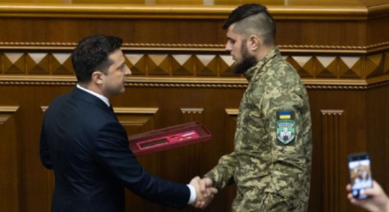  Zelensky concede al comandante del Sector Derecho Dmytro Kotsyubaylo el premio "Héroe de Ucrania" (Foto: Archivo) 