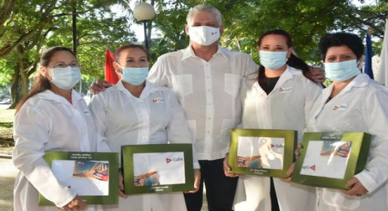 Médicos cubanos