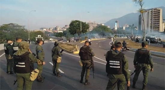Militares 30 Abril