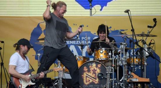 Maná calentando el escenario antes del after party en el que se gastaron los recursos de la "ayuda humanitaria"