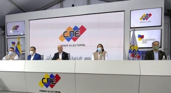 El presidente del CNE, Pedro Calzadilla, informó que hubo una participación del 41.80 por ciento de la población convocada. | Foto: Twitter: @cneesvzla