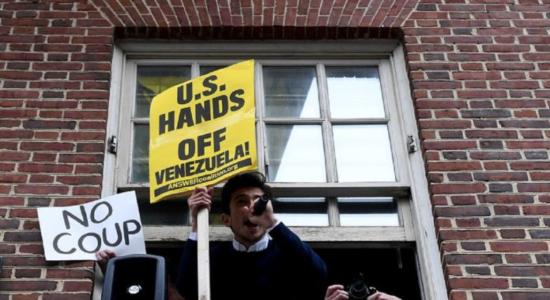 En 2019 la embajada de Venezuela en Washington DC ya había sido violentada Foto: Agencias
